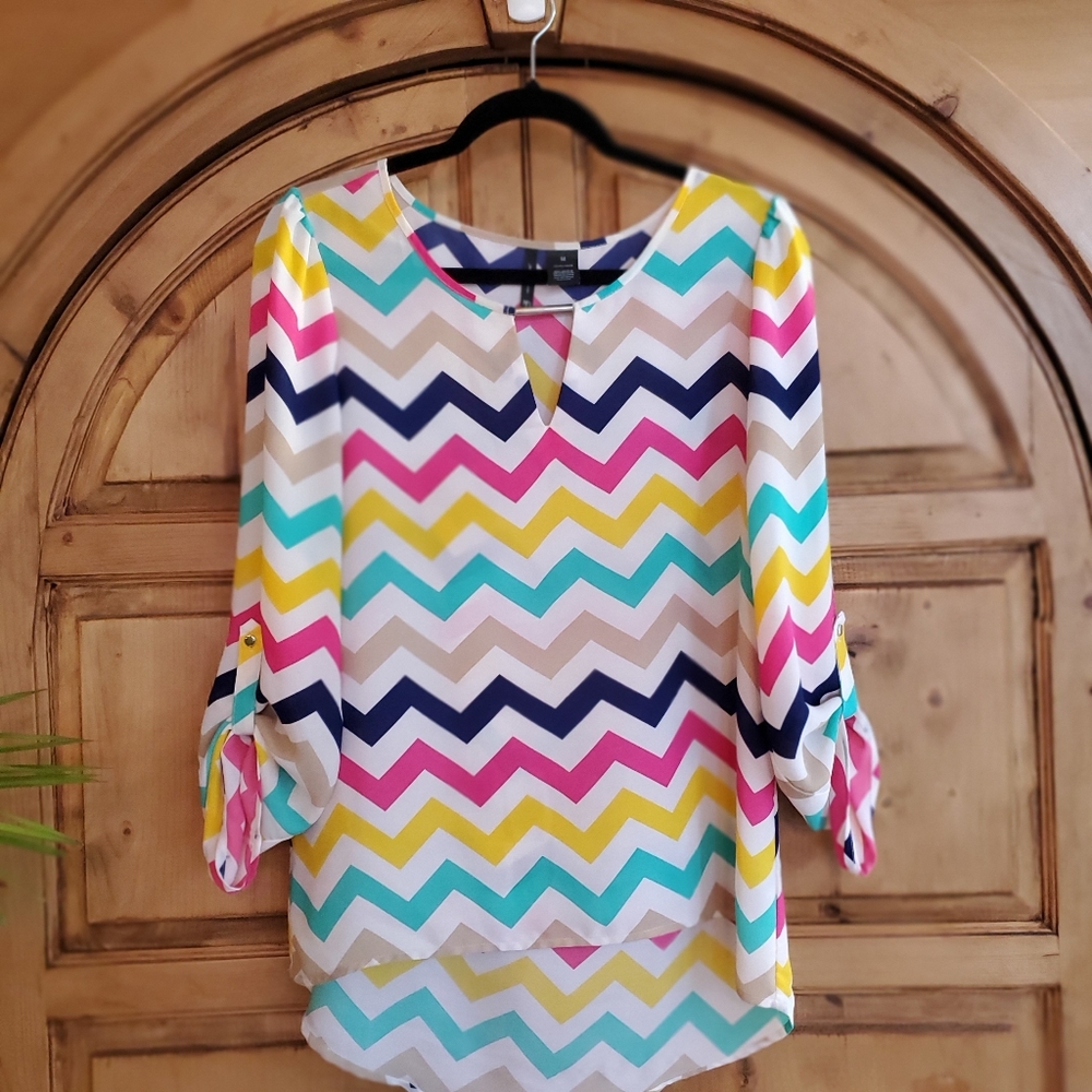 New Directions Women's M Chevron Print blouse size M